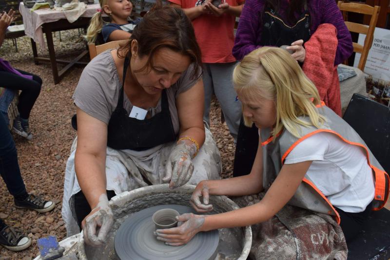 KURZ TOČENÍ NA HRNČÍŘSKÉM KRUHU